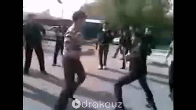 драка 1 на 1. Борец против гигант) смотреть онлайн