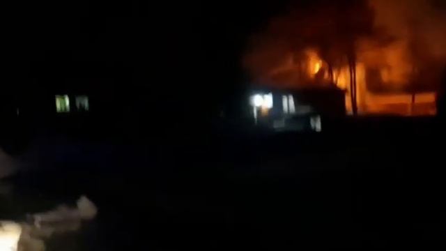 Страшный Пожар. МЧС пожарные спасли дом. Шемонаиха смотреть онлайн