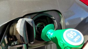 Тойота РАВ 4. Сколько БЕНЗИНА полезет в ПУСТОЙ бак?