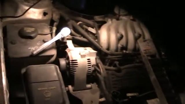 1991-Ford Taurus 3.0 - Pulling Alternator - part 1 смотреть онлайн