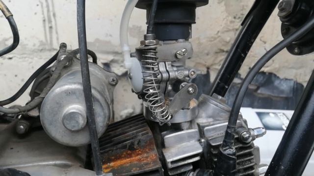 Попытка установить карбюратор от бензопилы на мопед смотреть онлайн