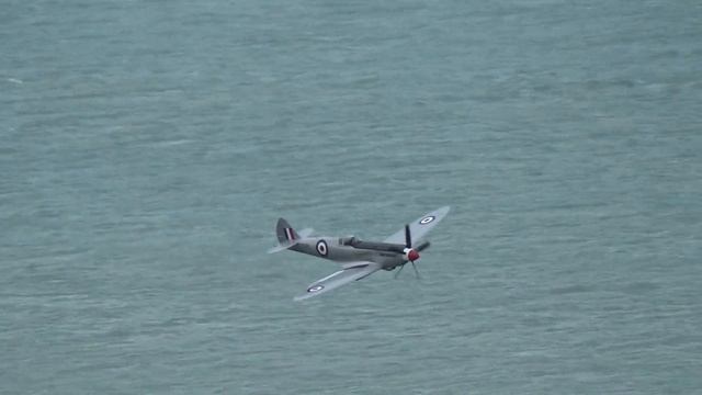 Rolls-Royce Merlin Spitfire vs Rolls-Royce Griffon Spitfire " Which Sounds the Best? " смотреть онлайн