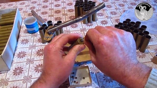 декапсуляция и капсуляция латунных гильз с прибором УПС-5 смотреть онлайн