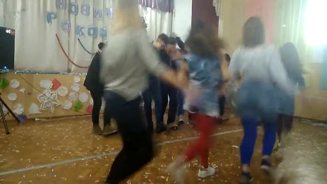 11 клас новорічний вечір в стилі 90х смотреть онлайн