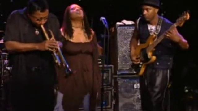 Marcus Miller Master of All Trades - People Make The World Go Round смотреть онлайн