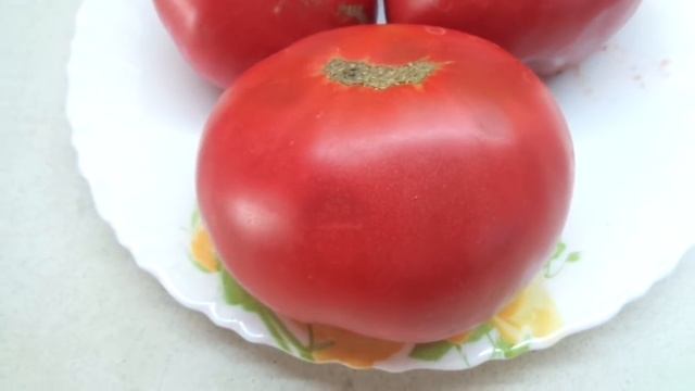 Томат Гигантелла. Крупноплодный, вкусный, красивый! Вызревает в открытом грунте! смотреть онлайн