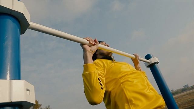 Адиль Ахметов принял челлендж от Арыстанбека Мухамедиулы смотреть онлайн