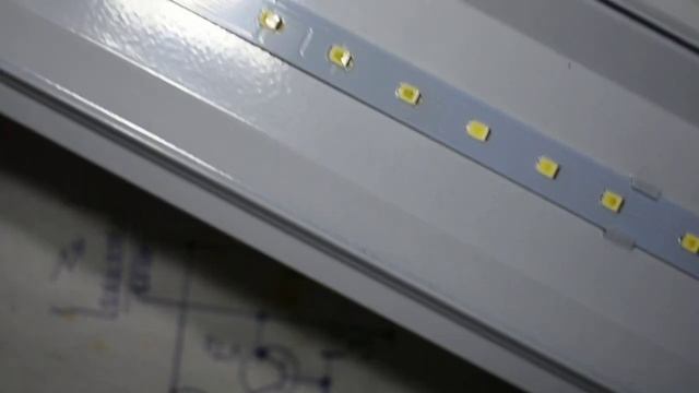 ЖЕСТЬ! САМЫЙ ХУДШИЙ СВЕТОДИОДНЫЙ СВЕТИЛЬНИК ФИРМЫ LEEK.mp4 смотреть онлайн