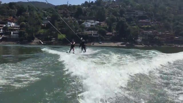Sofia Rios Amador esquiando en Valle de Bravo, julio 2017 смотреть онлайн
