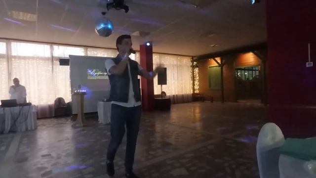 Классный руководитель сочинил песню своим детям на выпускной❤10. 06.2021 смотреть онлайн