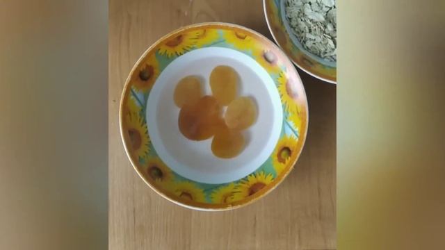 рецепт овсянки как приготовить овсянку овсянка с курагой / изюмом смотреть онлайн