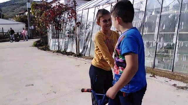 How to do tailwhip???Как се прави теилип???МАЛКО КОПИЕ НА#crazyscooterbg смотреть онлайн