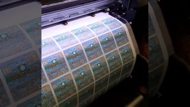 Печать и плоттерная резка наклеек смотреть онлайн