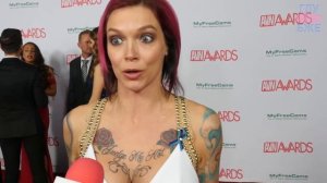 Anna Bell Peaks / Анна Белл Пикс розоволосая красотка [Eng Sub]