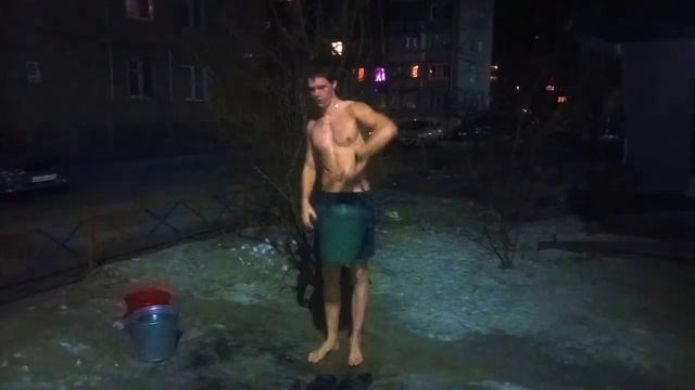 **2 часть** 3 ВЕДРА!ЧЕЛЛЕНДЖ НОВЫЙ ПОДПИСЧИК= 1 ВЕДРО ХОЛОДНОЙ ВОДЫ. ЗАКАЛИВАНИЕ. ОБЛИВАНИЕ ДО 2021 смотреть онлайн