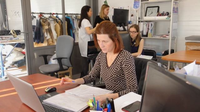 1С:БухОбслуживание. Ведение бухгалтерского, налогового и кадрового учета. Отзыв "ПроСпорт-Принт" смотреть онлайн