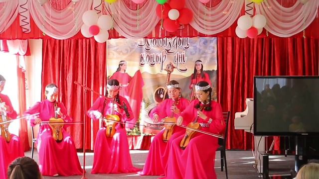 Соловьёв-Седой «Соловьи» исп. ансамбль кобызистов «Жас даурен» смотреть онлайн