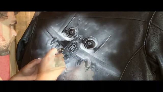 Урок аэрографии на куртке. Airbrushing On Jacket