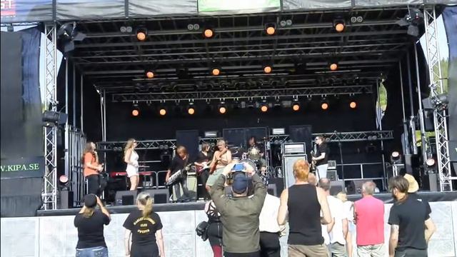 Johan Piribauer & Gruvtolvan -Troglodyternas Marsch. Live. Rock Out Wild 2014 смотреть онлайн