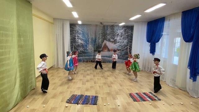 Хореографическая студия "Светлячки" , эстрадный танец "Калинка - Малинка" рук: Акулова А.Н. смотреть онлайн