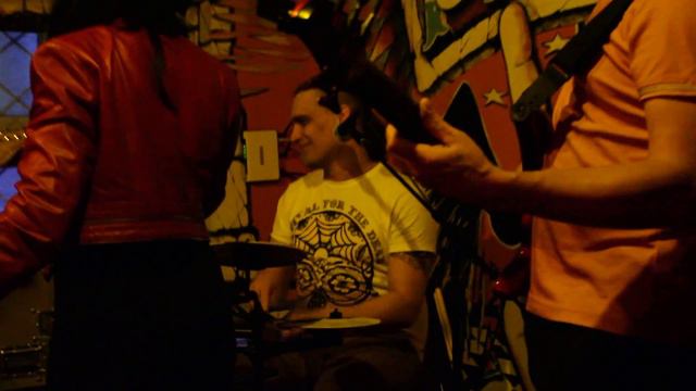 Наташа и медведи - Вне зоны доступа смотреть онлайн