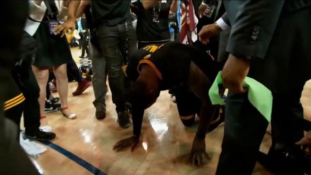 LeBron James' Basketball IQ Continues to Amaze Peers, Defying Age Expectations смотреть онлайн