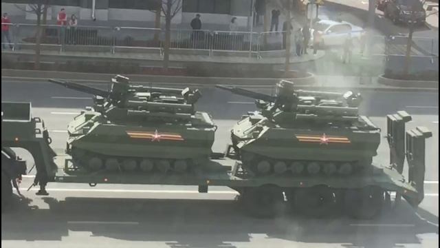 9 мая транспорт идет на парад. смотреть онлайн