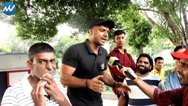 चचा ने Modi विरोध की ऐसी उटपटांग वजह बताई.. पास खड़ी लड़की भी बहस में कूद पड़ी, 2024 смотреть онлайн