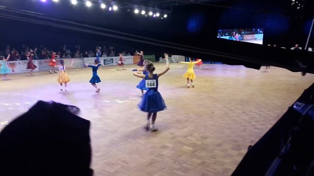 Киевский вальс 2018(3) смотреть онлайн