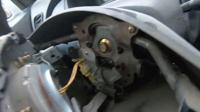 Снимаем подушку безопасности Honda HR-V смотреть онлайн