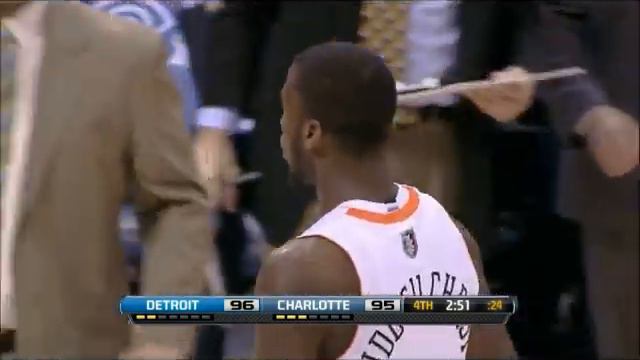Michael Kidd-Gilchrist - Crazy Dunk on Greg Monroe смотреть онлайн