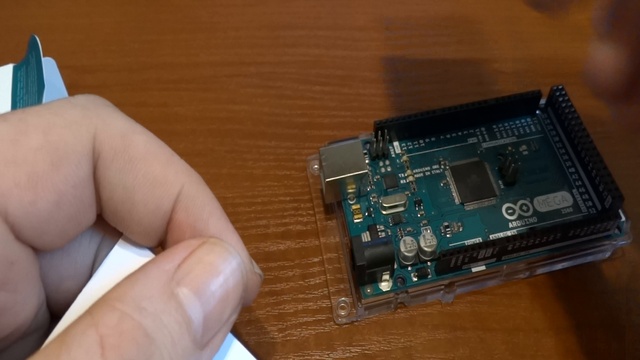 Arduino Mega 2560 (original) распаковка и сравнение смотреть онлайн