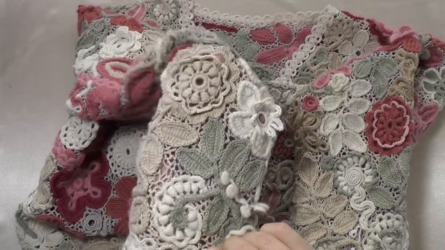 Ирландское кружево. Видео готового ЖАКЕТА вязаного в технике ирландского кружева. Irish lace. смотреть онлайн