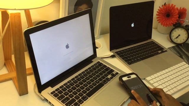 Boot time test between M1 MacBook Air 2020 and Mid-2012 MacBook Pro (10 GB RAM, Samsung 500GB SSD) смотреть онлайн