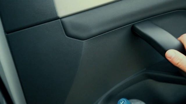 Сравнение Skoda Karoq против VW TAOS