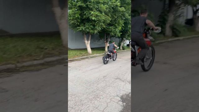 Электро Мощь от @jztik2500 #enduro #hardenduro #электробайк #ebike #surron #starkvarg #alta #ktm смотреть онлайн