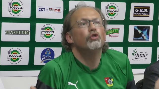 Conférence de presse de Tom Saintfiet sélectionneur des Eperviers смотреть онлайн