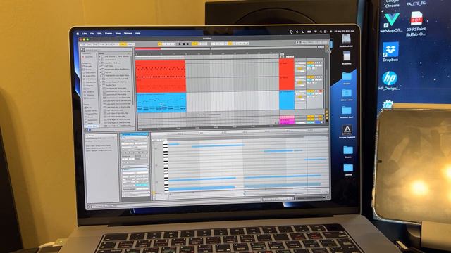 Off Grid Ableton Live 11 MacBook Pro and some plugins w/ JFILT 16 Pads Chords and Progressions book смотреть онлайн