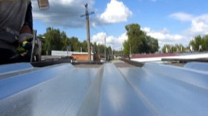 Ремонт крыши гаража профнастилом.