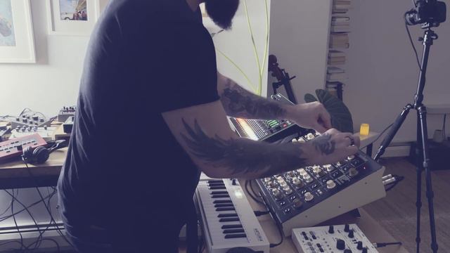Quando Dormi // Live improv on Vermona Perfourmer and Octatrack смотреть онлайн