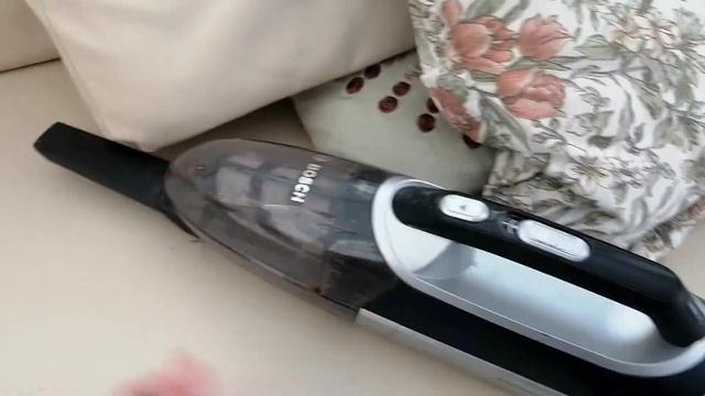 Как почистить диван пылесосом смотреть онлайн