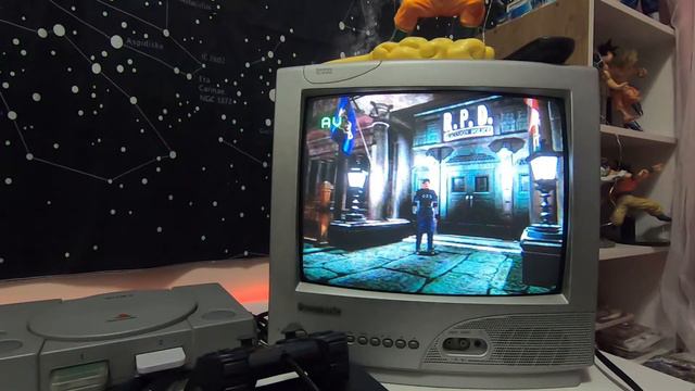 Resident Evil 2 Gameplay on an original PS1 with a CRT TV смотреть онлайн