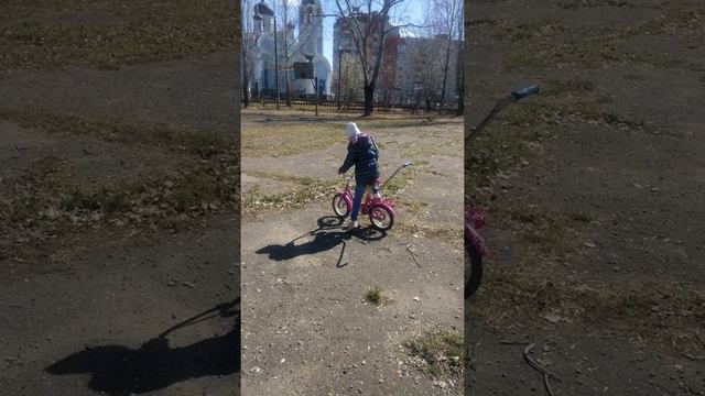 Варя на велосипеде смотреть онлайн