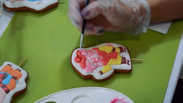 Айсинг №5 Роспись символа Нового года 2019? Как разрисовать новогодний пряник смотреть онлайн