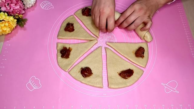 МЯГКИЕ КАК ПУХ! УДИВИТЕЛЬНО ПРОСТОЙ РЕЦЕПТ! РОГАЛИКИ К ЧАЮ! смотреть онлайн