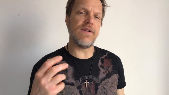 How To Scream Without Hurting Your Voice in the style of Dave Grohl смотреть онлайн