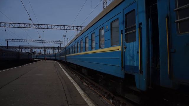 Прибытие ЧС7-040 с поездом№074Л Львов-Москва на Киевский вокзал Москвы 9.04.2017 смотреть онлайн