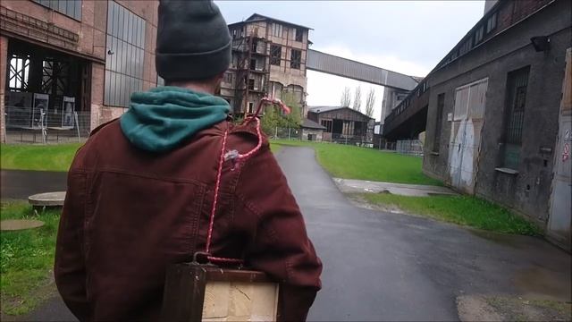 INDUSTRIAL KNIFE THROWING: You Make it - I Throw it/EP. 10 (Portable Targets) смотреть онлайн