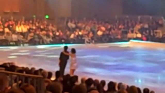 Stephane Lambiel and Shizuka Arakawa warming up смотреть онлайн