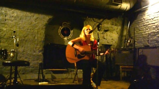 Мария Збандут (MARY) - Маяковский "Сергею Есенину" смотреть онлайн